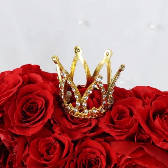 Luxurious REAL ! Rose Bear made with Preserved Real Roses - Picture 8 of 10